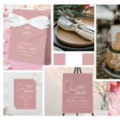 Modern stoffig roze op een dag afstand repetitie d papieren bordje