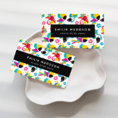 Kleurrijke papegaaien, bloemen, dierenwinkel, voge visitekaartje