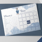 Dapper konijn in een blauw pak jongen en bowtie ve papieren bordje