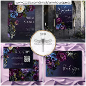 Donkerblauwe en paarse bloemrijke bruidsbruiloft i informatiekaartje