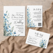 Blue Boho Chic Wildflowers Witte bruiloft Uitnodigingen Wikkel (Personaliseer de collectie van deze zelfstandige maker.)