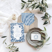 Elegant Blue Floral Crest Monogram Wedding Wijn Etiket