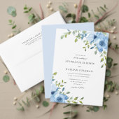 Elegant Blue Floral Greenery Wedding Kaart (Personaliseer deze collectie van deze onafhankelijke maker. Test)