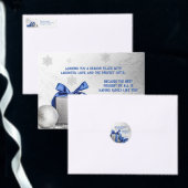 Elegante kerstgeschenkdoos met blauw lint feestdagenkaart