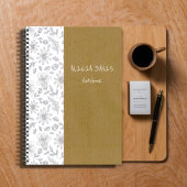Elegante eenvoudige bloemen Kraft achtergrond onge Planner