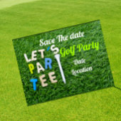 Golfbal ligt op t-shirt op de achtergrond van groe spandoek