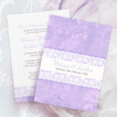 Bruiloft witte kant op lila paarse papieren servet