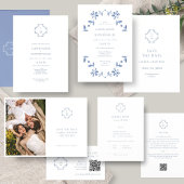 Blauw-witte bloemmonogram all in one uitnodiging