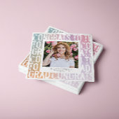 Moderne pastelregenboogroze korrelig afstuderen kaart