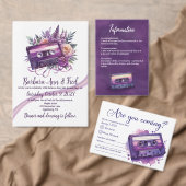 Retro Violet Vibes Cassettebandje Invitation Kaart (Personaliseer de collectie van deze zelfstandige maker.)