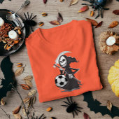 Voetbal Happy Halloween met ballen op groen gras   Briefkaart