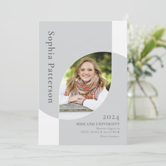 College Afstuderen twee foto grijs wit Aankondiging (Staand voorkant)