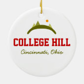 College Hill Keramisch Ornament (Achterkant)