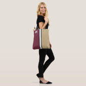 College Kleuren Granaat Rood & Goud Monogram Tote Bag (Op model)