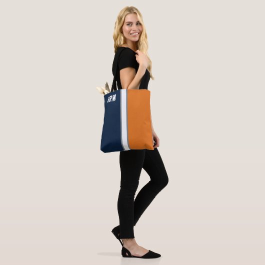 College Kleuren Marine Blauw & Sinaasappel Monogra Tote Bag (Op model)