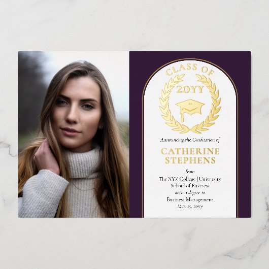 College | Universitaire foto Paars Gold Afstuderen Folie Uitnodiging (Voorkant)