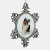 Collie die door sneeuw loopt tin sneeuwvlok ornament (Links)