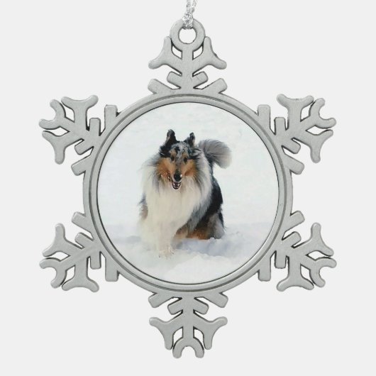 Collie die door sneeuw loopt tin sneeuwvlok ornament (Voorkant)