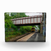 Colne Bound Trein die het Burnley Barracks Station Fotoblokken (Voorkant)