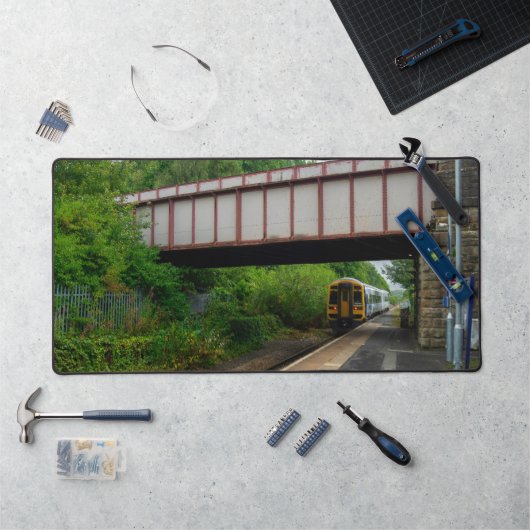 Colne Bound Trein Vertrekkend uit Burnley Barracks Bureaumat (Werkstation)