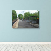 Colne Railway Station, Lancashire Canvas Afdruk (Insitu (Houten vloer))
