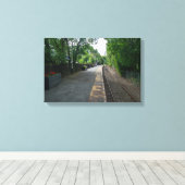 Colne Railway Station, Lancashire Canvas Afdruk (Insitu (Houten vloer))