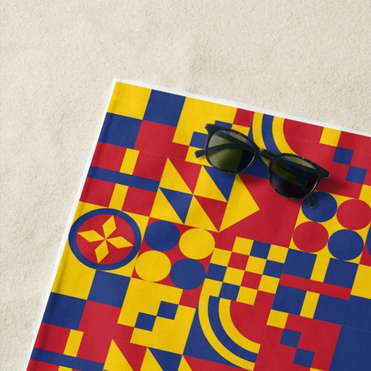 Colombia Vlag Kleurrijk Patroon Strandlaken (In situ)