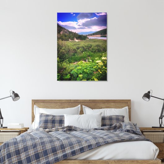 Colorado Mountain Stretched Canvas Print (Insitu (Slaapkamer))