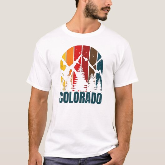 Colorado Mountains Retro  T-Shirt (Voorkant)