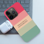 Colorblock Horizontale Stripe Roze en Groen Monogr iPhone 15 Pro Case<br><div class="desc">Een stijlvol kleurblok met 5 horizontale strepen in roze,  perzikkleurige en groene tinten in een moderne mininmalistische ontwerpstijl. De tekst kan gemakkelijk met jouw naam of titel voor het perfect gepersonaliseerde cadeau of accessoire worden aangepast.</div>