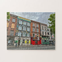 Colorful Bachelor's Walk in Dublin, Ierland