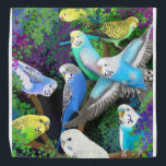 Colorful Budgerigar Parrots in Ferns Bandana<br><div class="desc">Origineel kunstontwerp van kleurrijke boedgie of boedgerigaire parrots in de veerboten door kunstenaar Carolyn McFann van Two Spinnende Cats Studio,  gedrukt op een kwaliteitslabel voor papegaaien.</div>