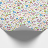 Colorful Butterflies & Flowers Pattern Monogramed Cadeaupapier (Hoek)