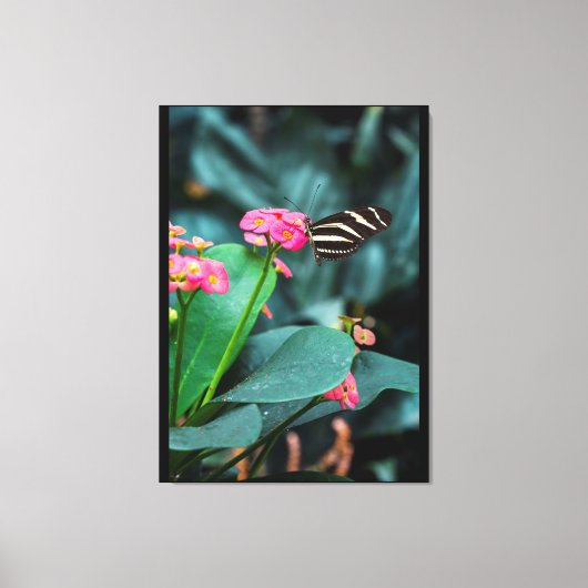 colorful butterfly in the garden canvas afdruk (Voorkant)
