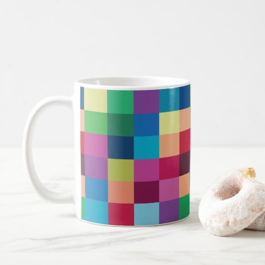 Colorful Checkerboard Patroon Koffiemok (Met donut)