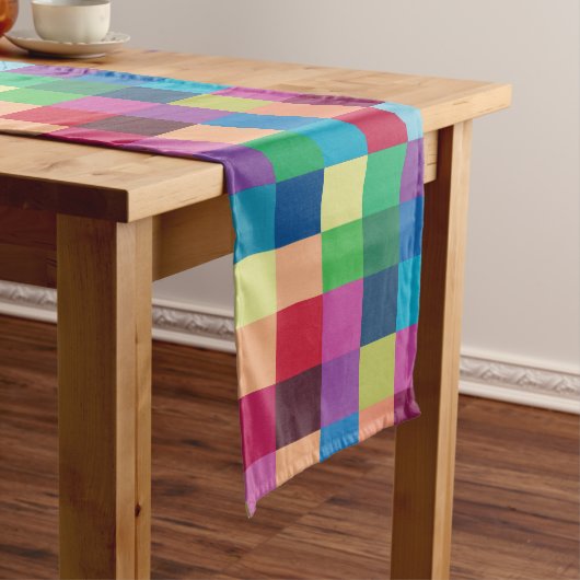 Colorful Checkerboard Patroon Korte Tafelloper (Voorbeeld)
