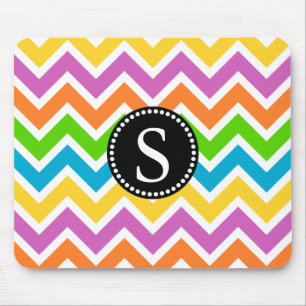 Colorful Chevron Pattern met zwart monogram Muismat