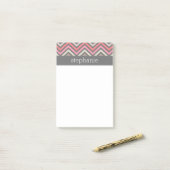 Colorful Chevrons roze koraal grijs Post-it® Notes (Op bureau)