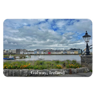 Colorful Claddagh (Galway Bay) in Galway, Ierland Magneet