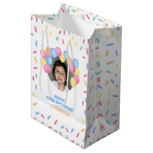 Colorful Confetti Balloon Arch Photo Birthday Medium Cadeauzakje (Voorkant Gekanteld)