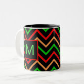 Colorful Cool Chevron op zwart monogram Tweekleurige Koffiemok (Voorkant links)