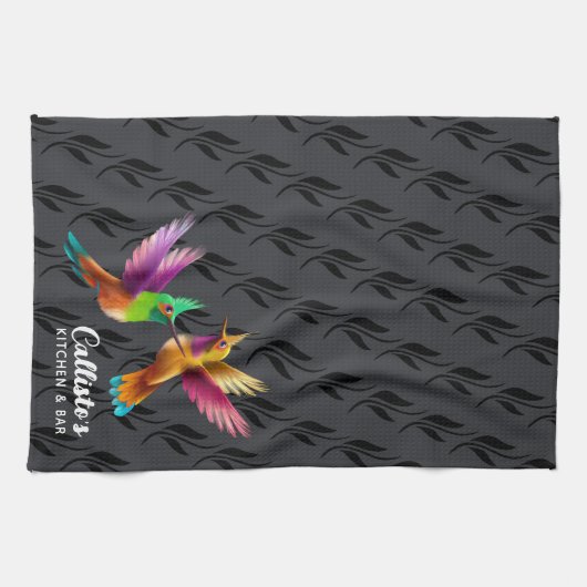 Colorful Crested Hummingbird in Flight Theedoek (Horizontaal)