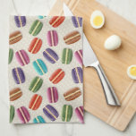 Colorful Cute Macaroons Patroon Theedoek<br><div class="desc">Kleurrijk macaroonenpatroon op pasteldotty background.</div>