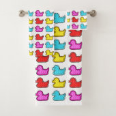 Colorful Dotty Duck Pattern White Bad Handdoek (Insitu)