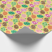 Colorful Easter Pattern Yellow Background Cadeaupapier (Hoek)