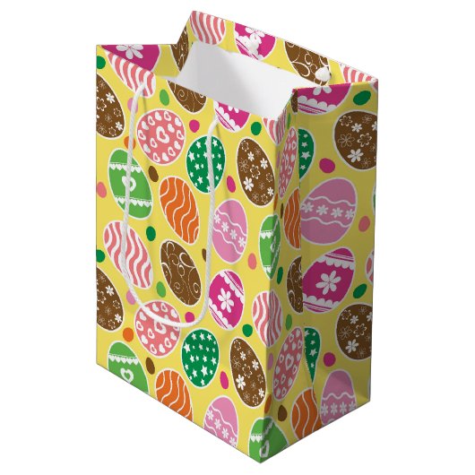 Colorful Easter Pattern Yellow Background Medium Cadeauzakje (Voorkant Gekanteld)