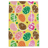 Colorful Easter Pattern Yellow Background Medium Cadeauzakje (Voorkant)