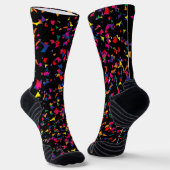 Colorful Falling Confetti Rainbow Pattern on Black Sokken (Gebogen)