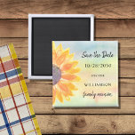 Colorful Family Reunion Sunflower Save the Date Magneet<br><div class="desc">Vraag je familie om de datum voor hun familiereünie te bewaren met deze kleurrijke zonnebloem, behalve de datummagneet. De prijs wordt gedecoreerd met een waterverf zonnebloem en achtergrond. Eenvoudig aan te passen. Omdat wij ons kunstwerk creëer, zult u dit nauwkeurige afbeelding niet vinden van andere ontwerpers. Oorspronkelijke Waterverf © Michele...</div>