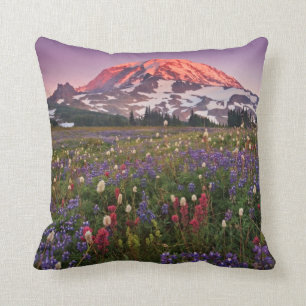 Colorful Flowers in Rainier National Park Kussen